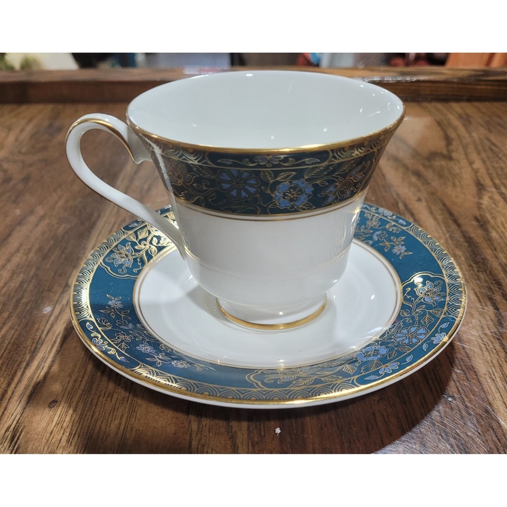 Carlyle Royal Doulton 1 Cup and 1 Saucer Teal Gold